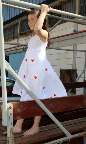 שמלה מסתובבת  לבבות אדומים