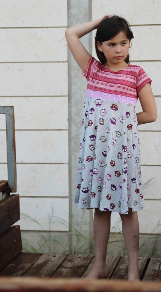 שמלות מסתובבות ינשוף אדום מפוספס
